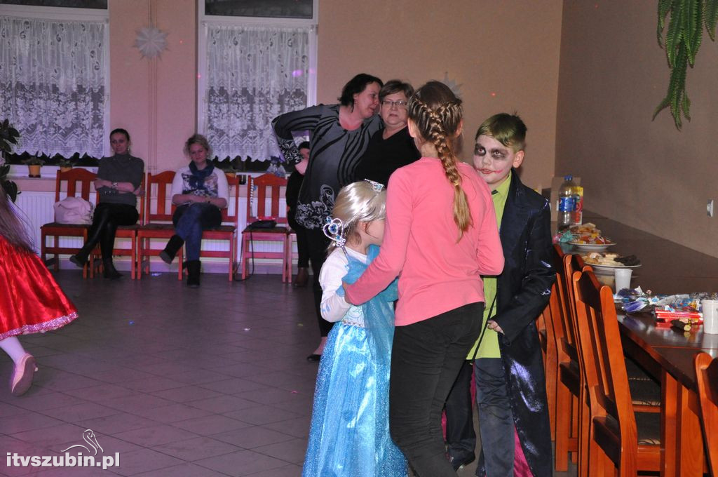 Bal karnawałowy dla dzieci w świetlicy w Królikowie