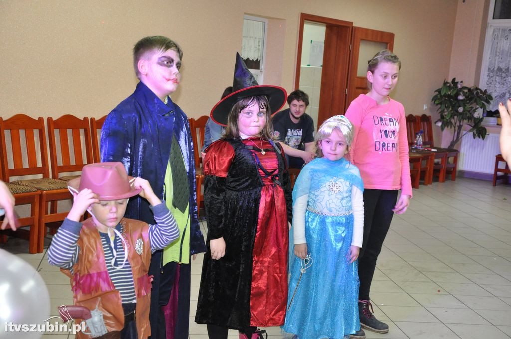 Bal karnawałowy dla dzieci w świetlicy w Królikowie
