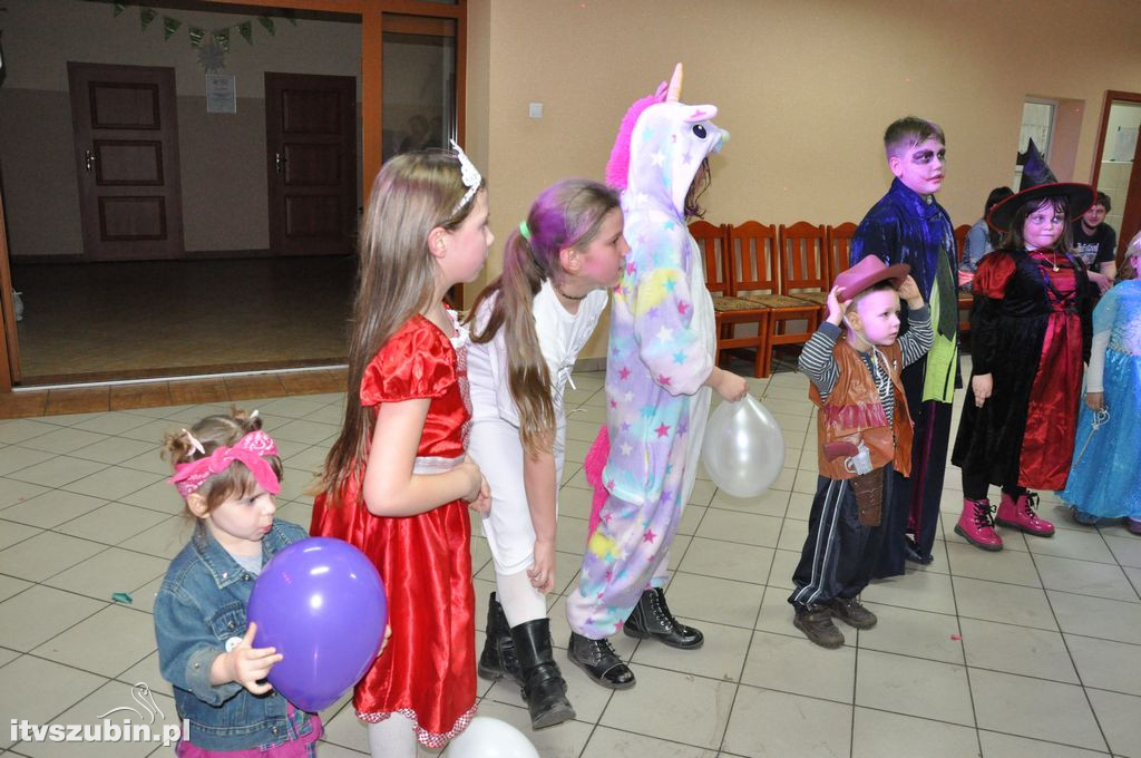 Bal karnawałowy dla dzieci w świetlicy w Królikowie
