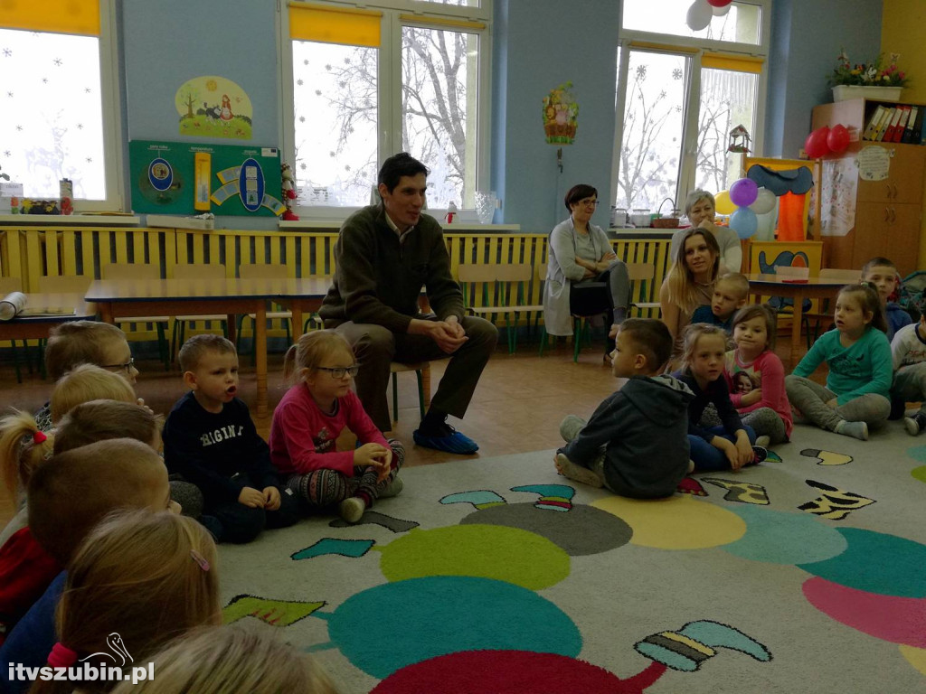Spotkanie przedszkolaków z leśniczym
