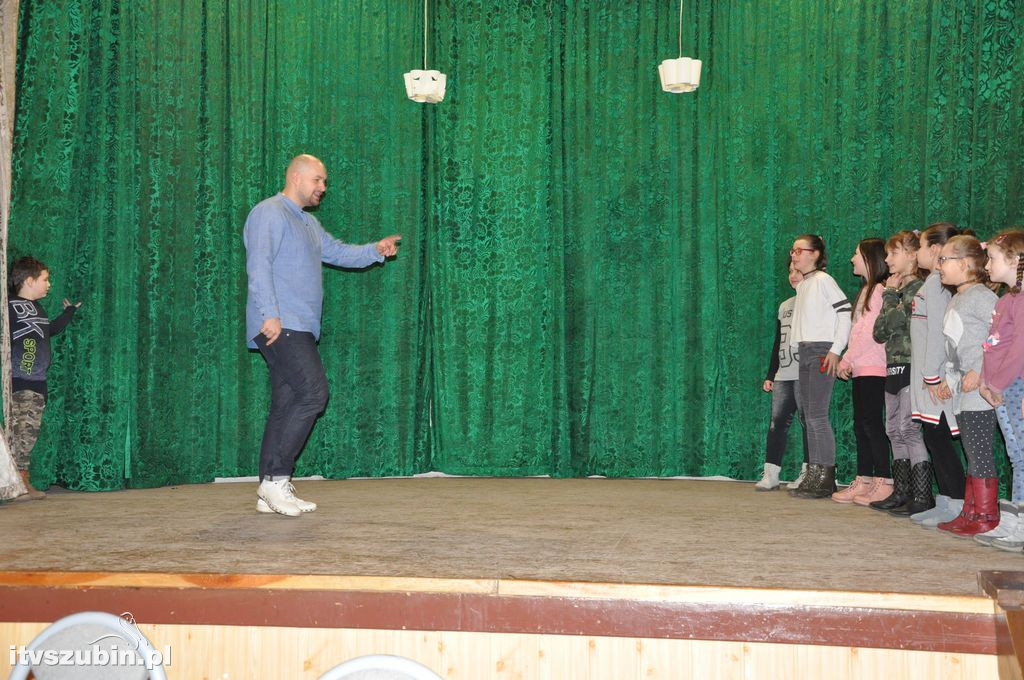 Warsztatów teatralnych z Dawidem Kartaszewiczem