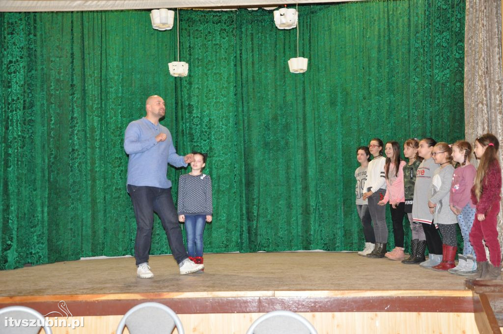 Warsztatów teatralnych z Dawidem Kartaszewiczem