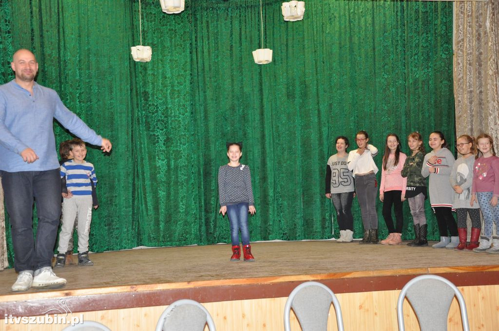 Warsztatów teatralnych z Dawidem Kartaszewiczem