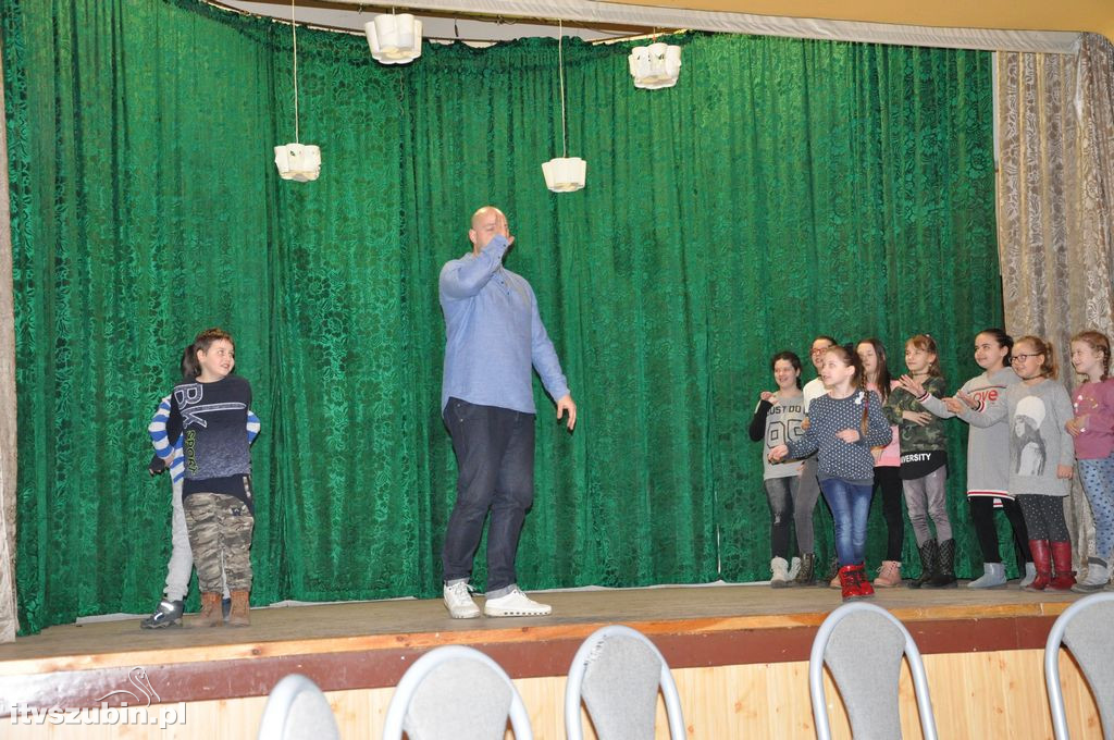 Warsztatów teatralnych z Dawidem Kartaszewiczem