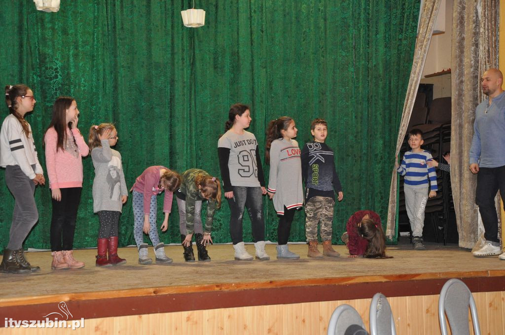 Warsztatów teatralnych z Dawidem Kartaszewiczem