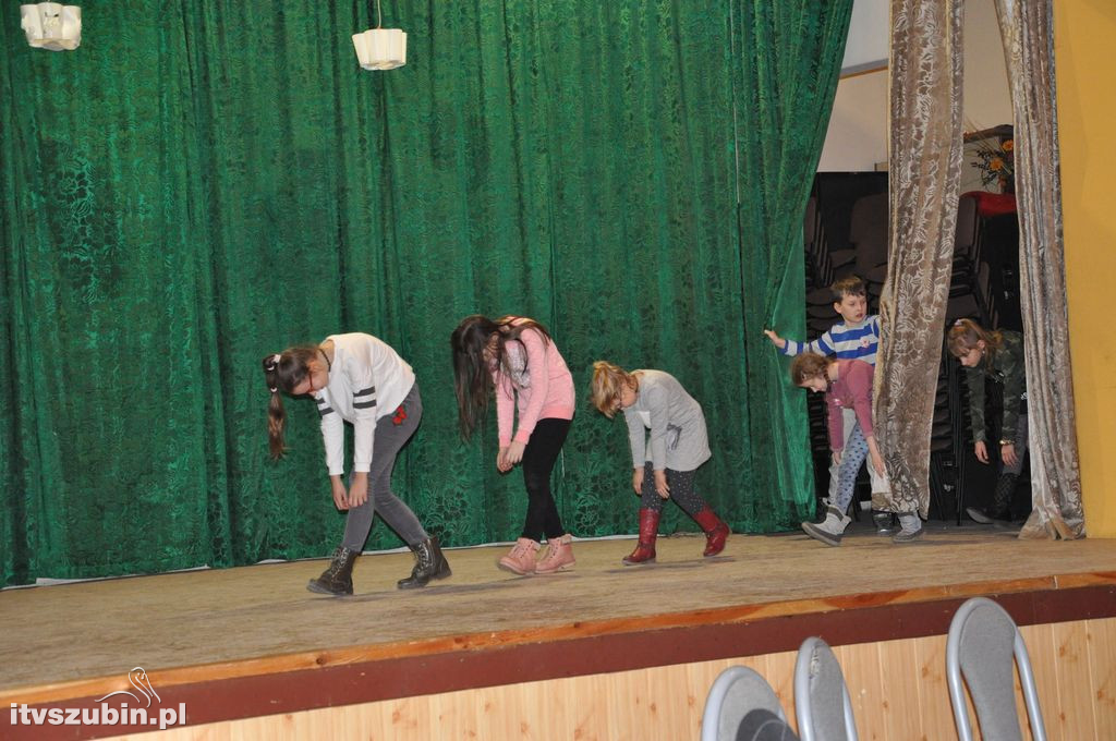 Warsztatów teatralnych z Dawidem Kartaszewiczem