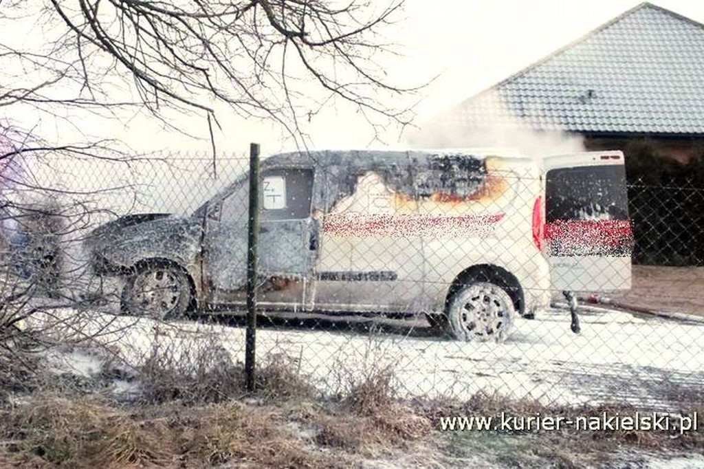 Spaliły się dwa samochody osobowe w Nakle