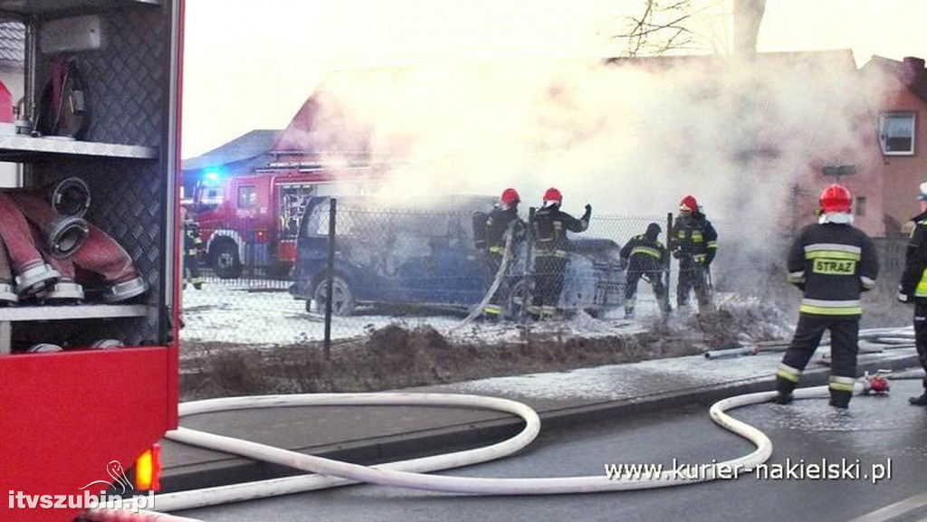 Spaliły się dwa samochody osobowe w Nakle