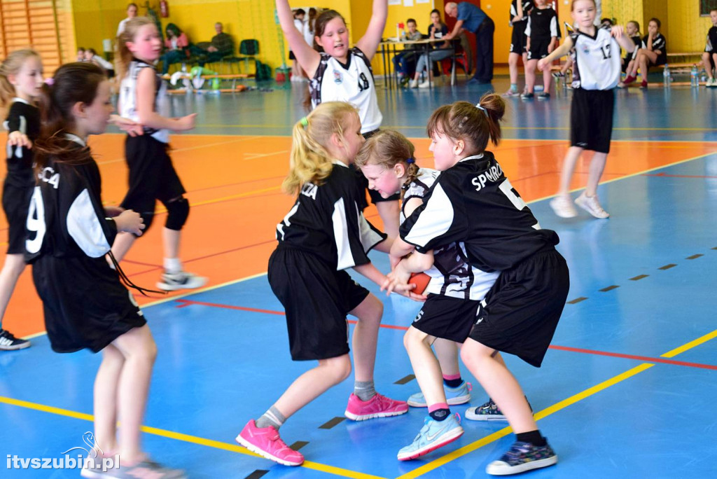 Turniej w mini koszykówce dziewcząt