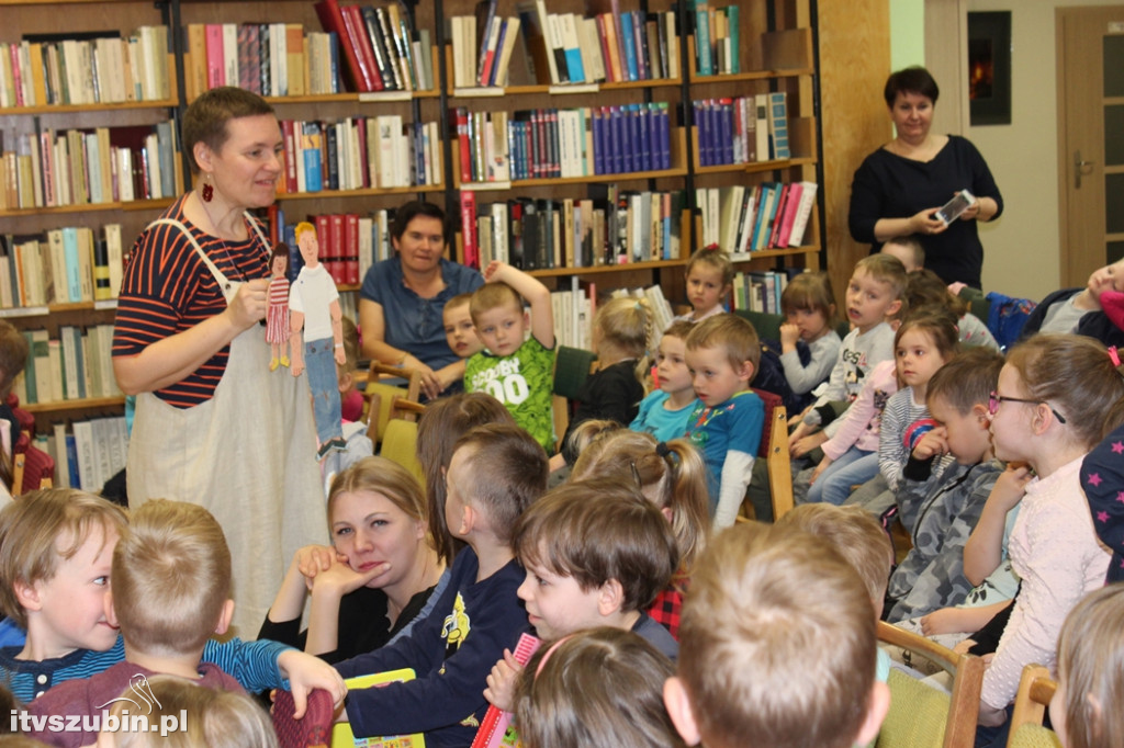 Magiczna godzina w szubińskiej bibliotece