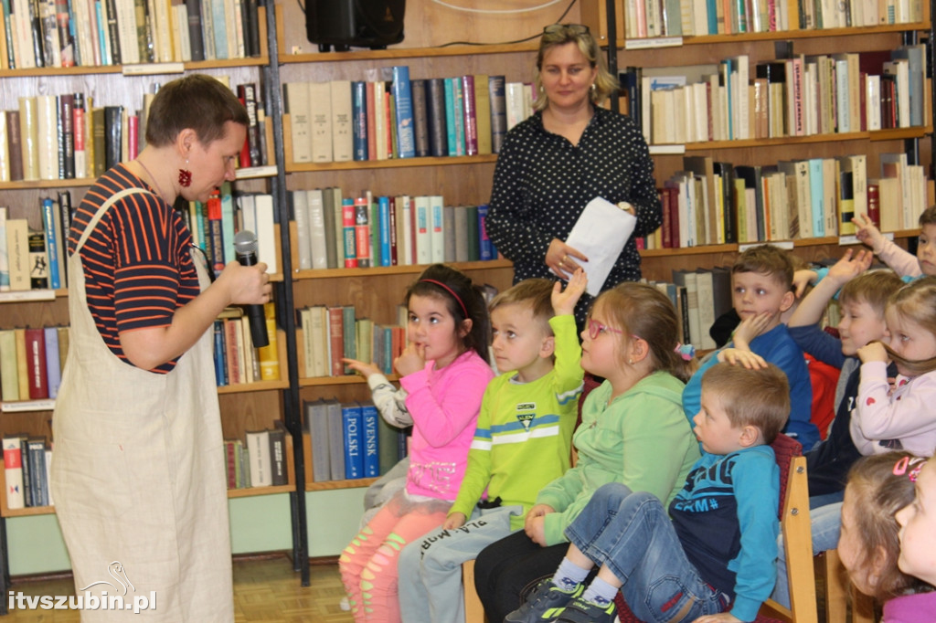 Magiczna godzina w szubińskiej bibliotece