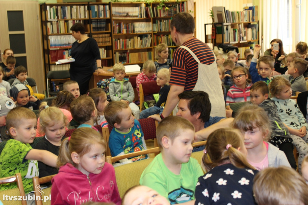 Magiczna godzina w szubińskiej bibliotece