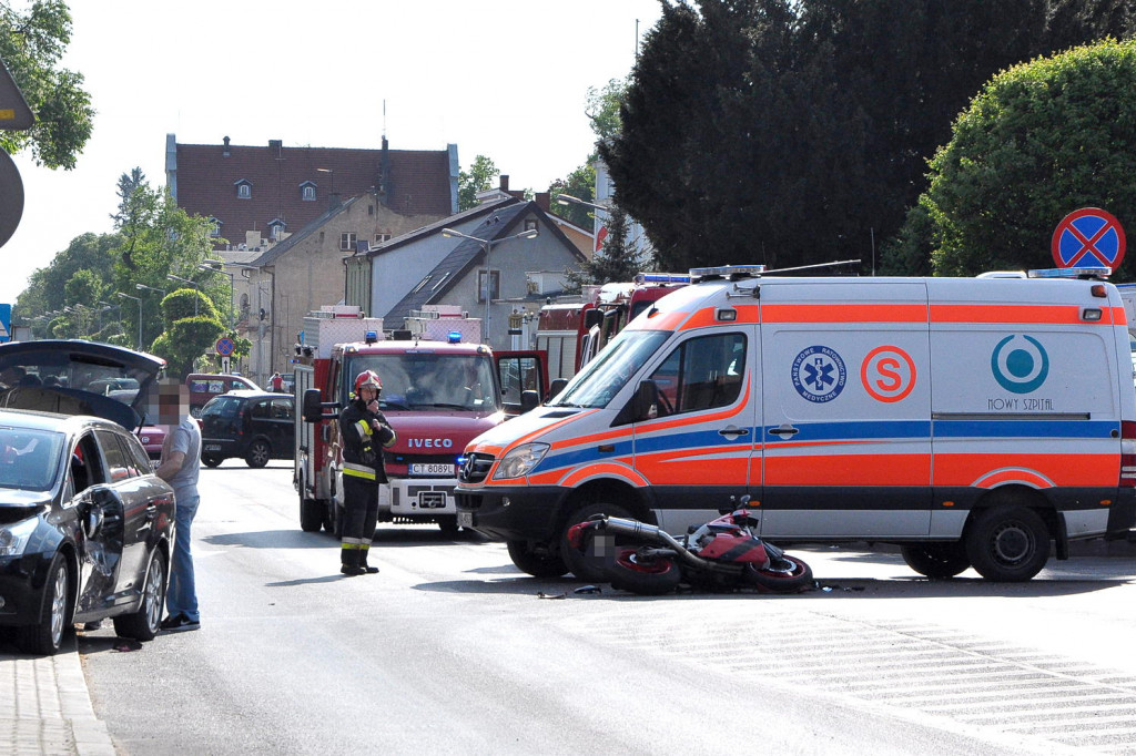 Wypadek motocyklisty w centrum Szubina