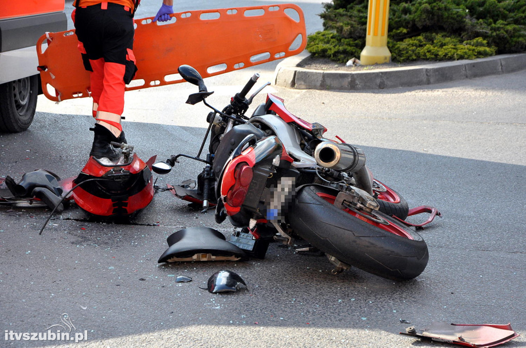 Wypadek motocyklisty w centrum Szubina
