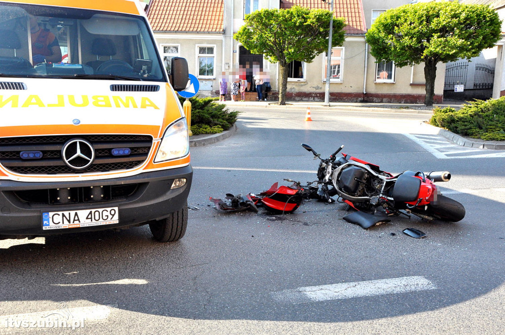 Wypadek motocyklisty w centrum Szubina