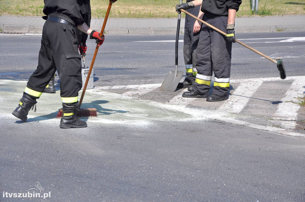 Kolizja busa z osobówką w Szubinie