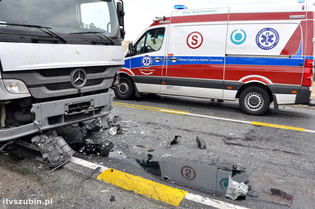 Kolizja osobówki z dostawczakiem w Szkocji