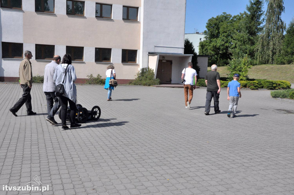Poszukiwali tuneli na terenie obozu w Szubinie