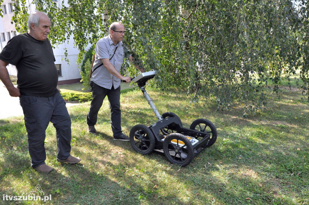 Poszukiwali tuneli na terenie obozu w Szubinie