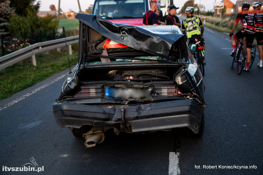 Honda uderzyła w tył mercedesa