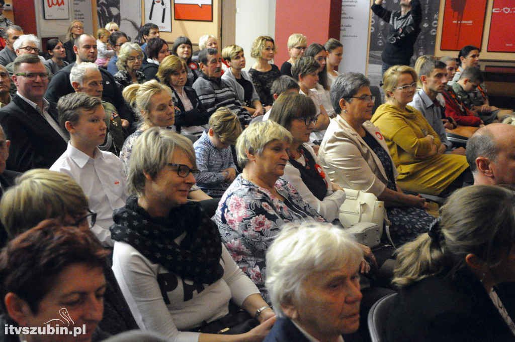 Koncert pt. KOCHAM CIĘ POLSKO, oraz wernisaż wystawy muzealnej