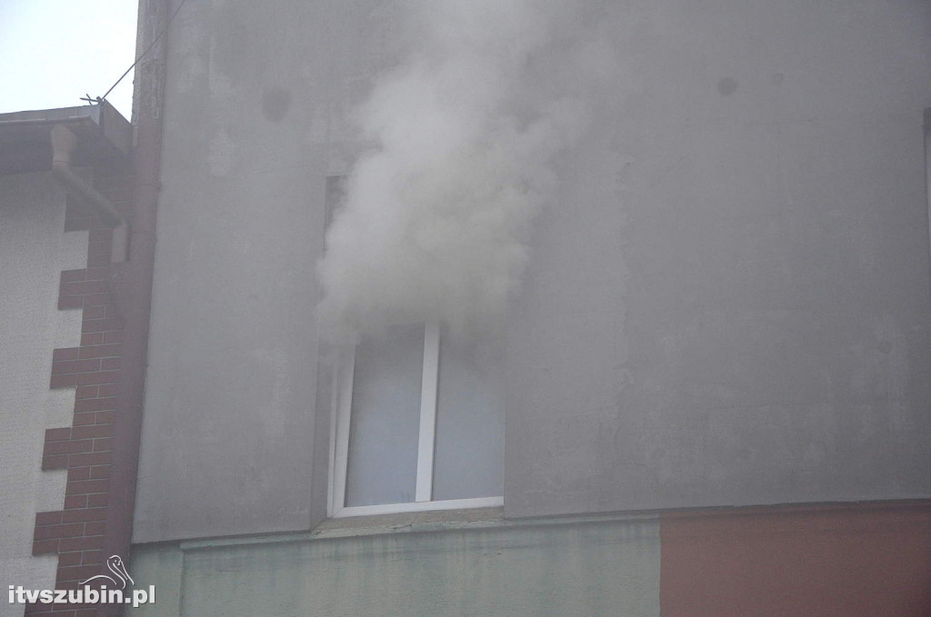 Pożar kamienicy w centrum Rynarzewa