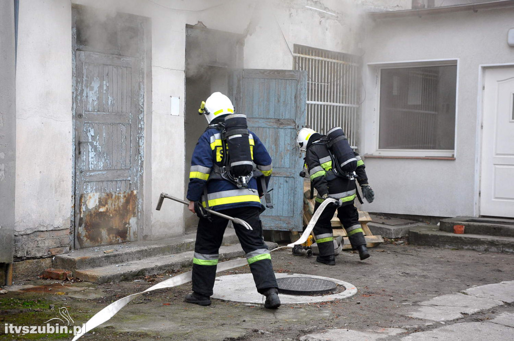 Pożar kamienicy w centrum Rynarzewa