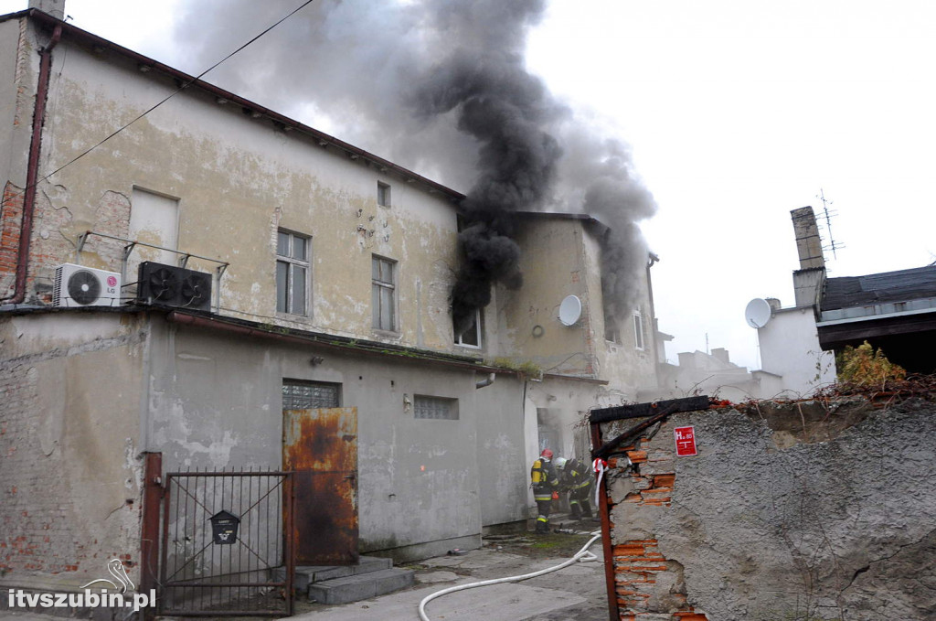 Pożar kamienicy w centrum Rynarzewa