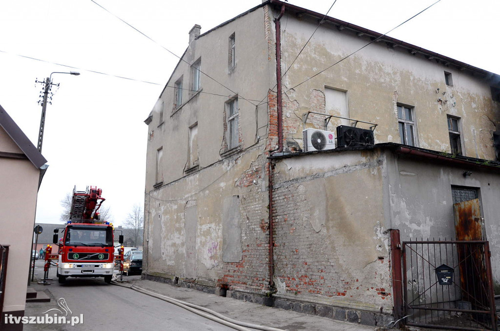 Pożar kamienicy w centrum Rynarzewa