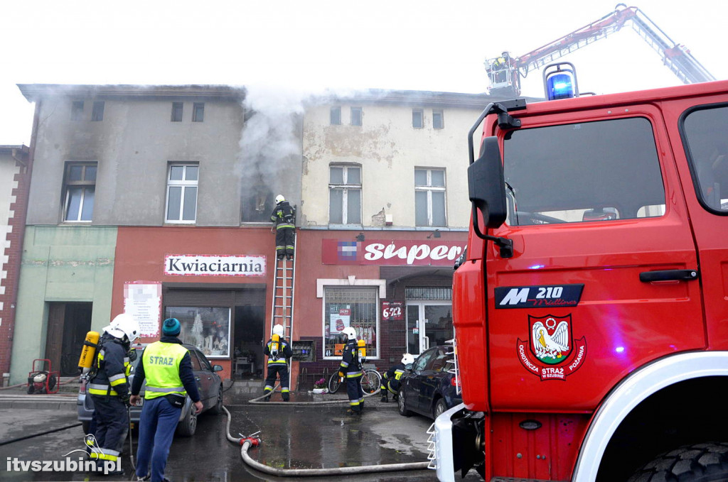 Pożar kamienicy w centrum Rynarzewa