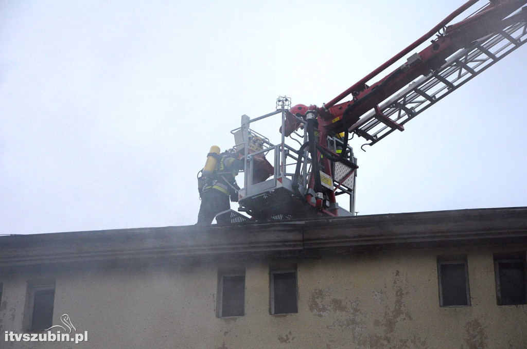 Pożar kamienicy w centrum Rynarzewa