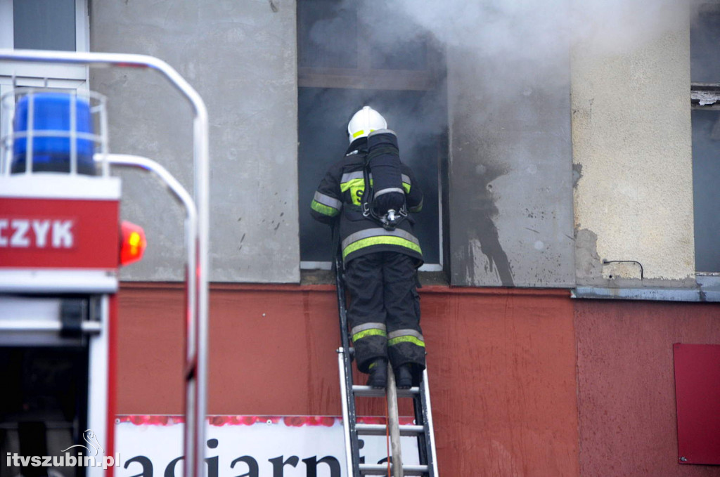 Pożar kamienicy w centrum Rynarzewa