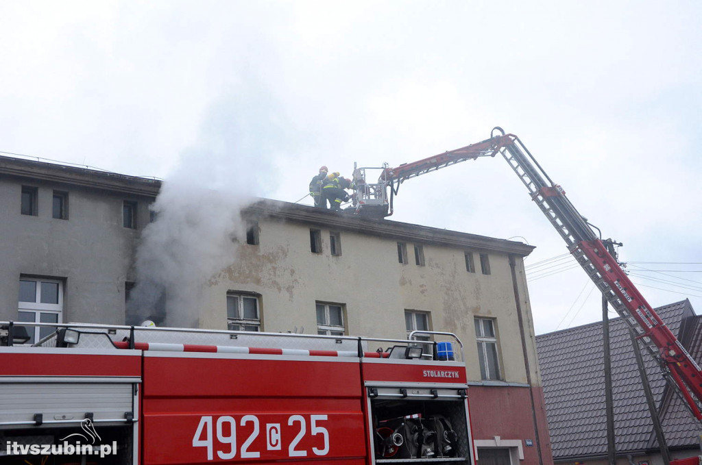 Pożar kamienicy w centrum Rynarzewa
