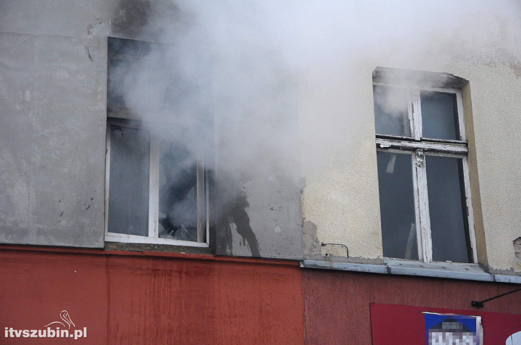 Pożar kamienicy w centrum Rynarzewa