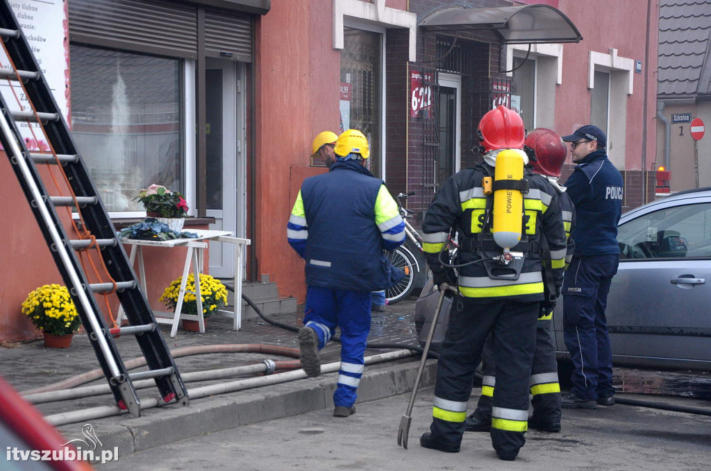 Pożar kamienicy w centrum Rynarzewa
