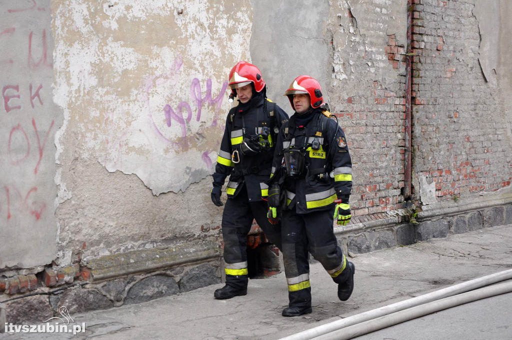 Pożar kamienicy w centrum Rynarzewa