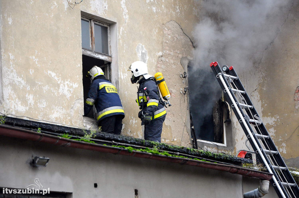 Pożar kamienicy w centrum Rynarzewa