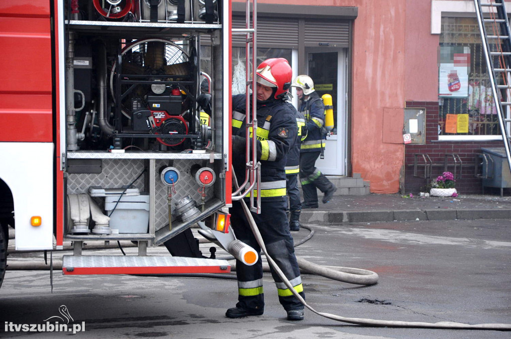 Pożar kamienicy w centrum Rynarzewa