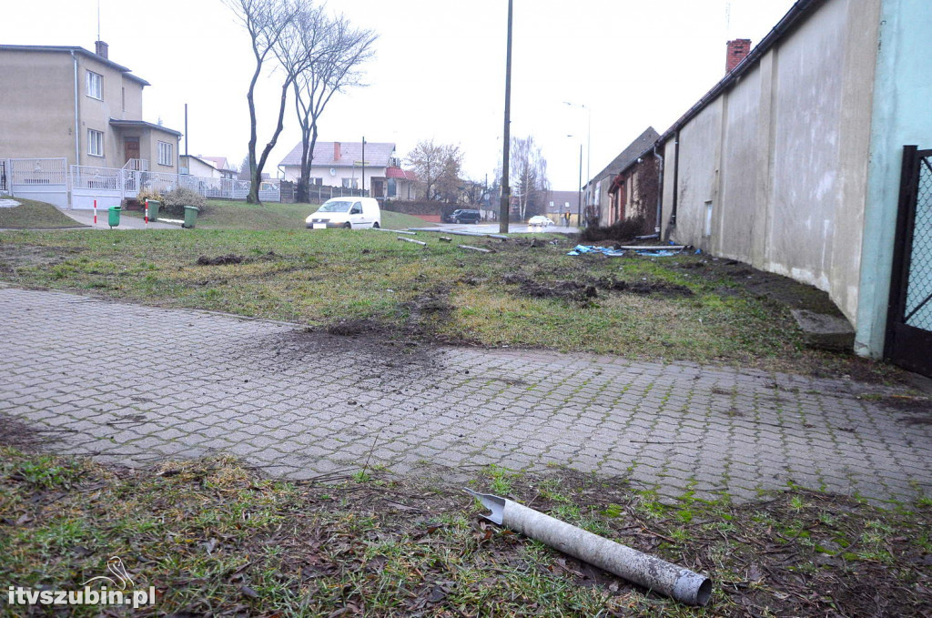 Kierujący bmw oddalił się z miejsca zdarzenia