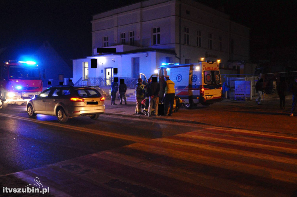 Potrącenie dwóch osób na przejściu dla pieszych