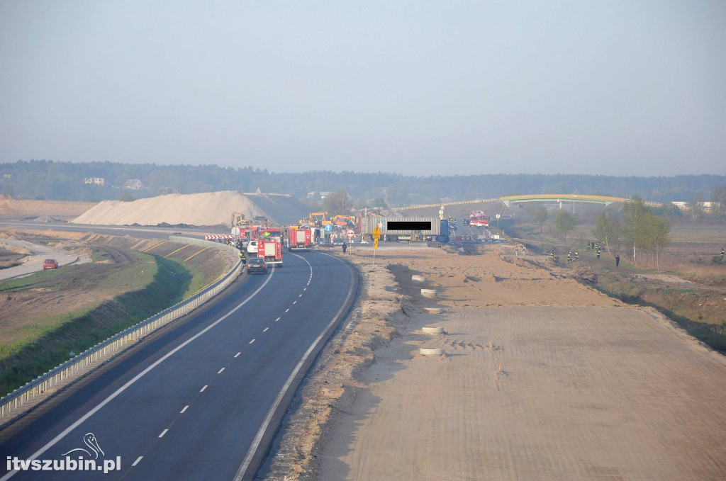 Zderzenie dwóch samochodów ciężarowych na obwodnicy Szubina
