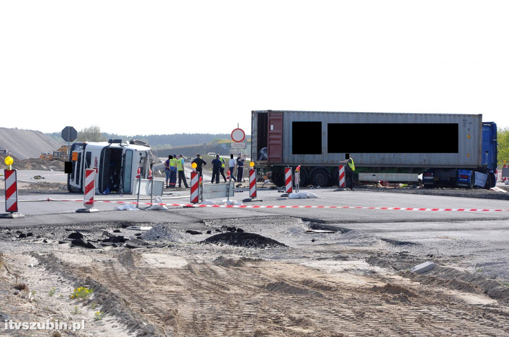 Zderzenie dwóch samochodów ciężarowych na obwodnicy Szubina