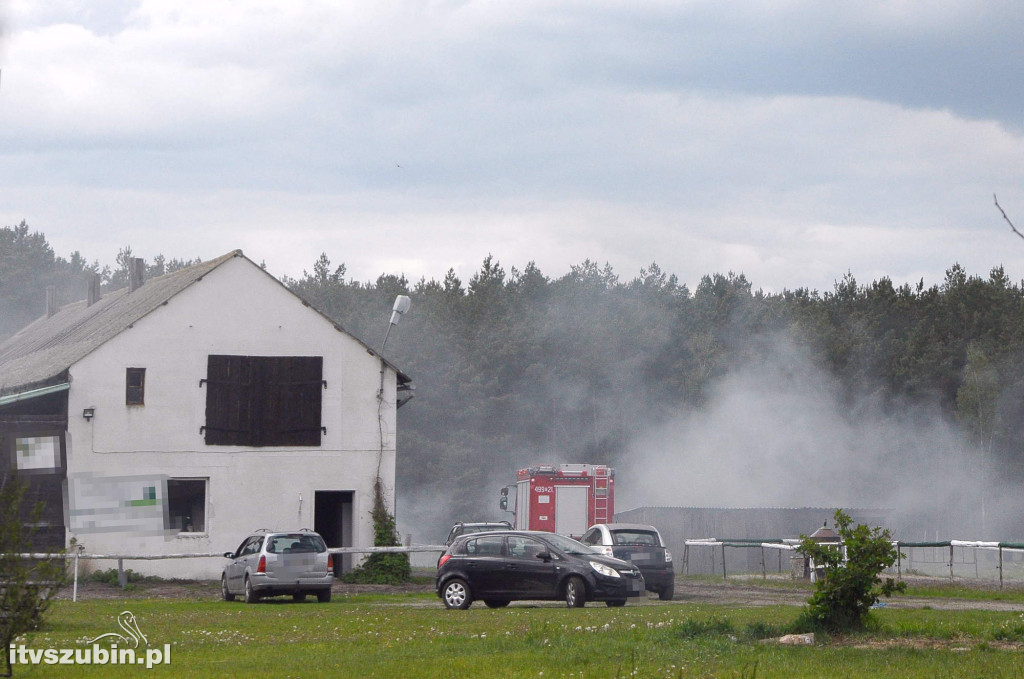 Zderzenie osobówki z cysterną w Smolnikach i pożar w Podlaski