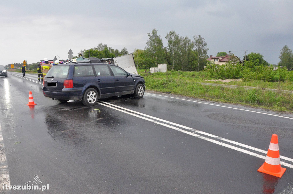 Zderzenie osobówki z MAM-em przewożącym piwa