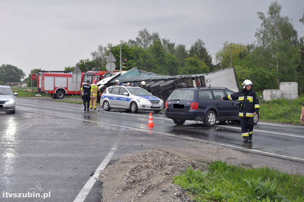 Zderzenie osobówki z MAM-em przewożącym piwa