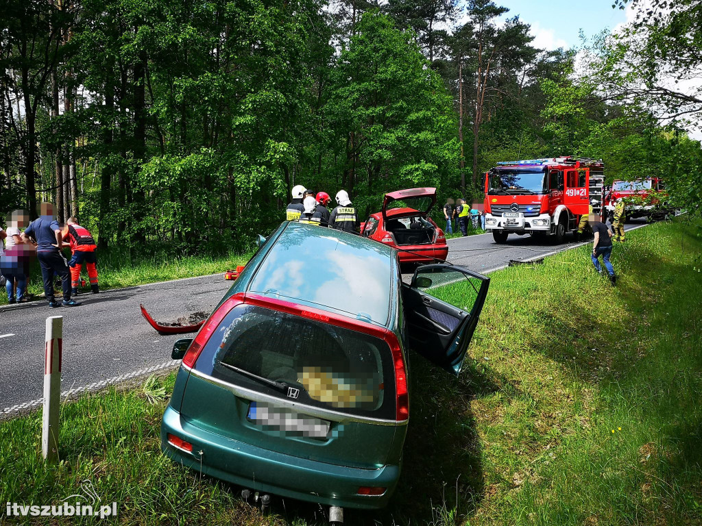 Wypadek 3 samochodów osobowych [DW241]