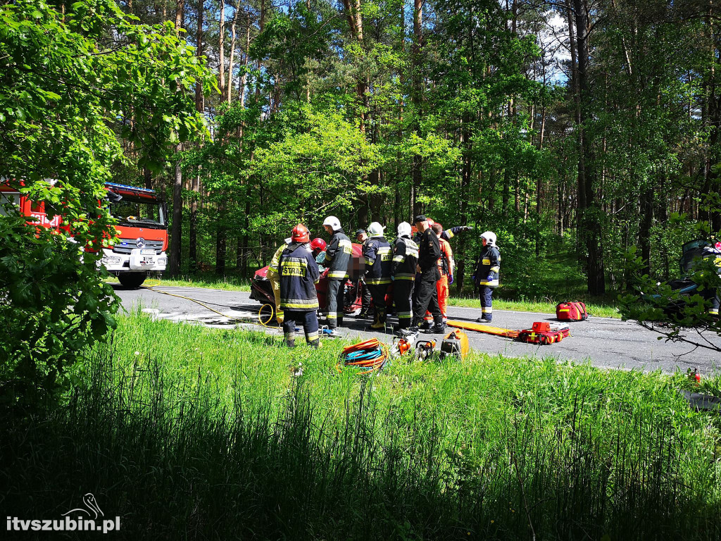 Wypadek 3 samochodów osobowych [DW241]