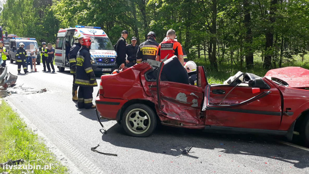 Wypadek 3 samochodów osobowych [DW241]