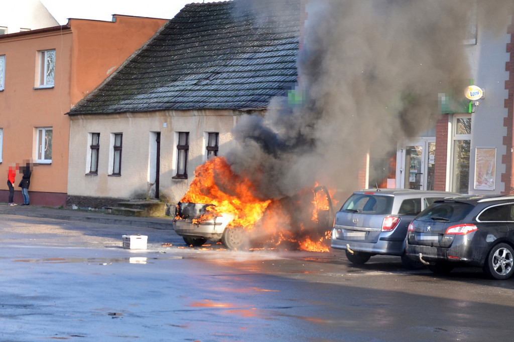 W Rynarzewie spłonął samochód osobowy