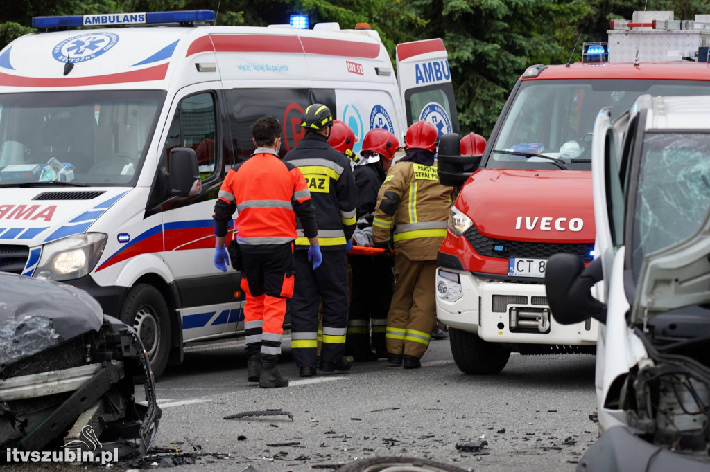 Wypadek trzech pojazdów na rogatkach Szubina